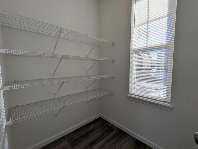 Building Photo - 8210 Daylily Dr