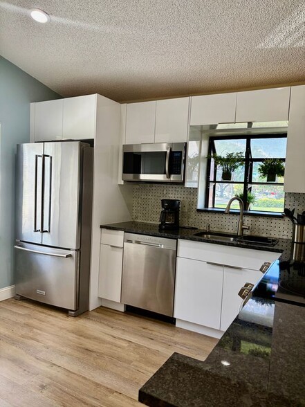 Building Photo - 8107 Summerbreeze Ln