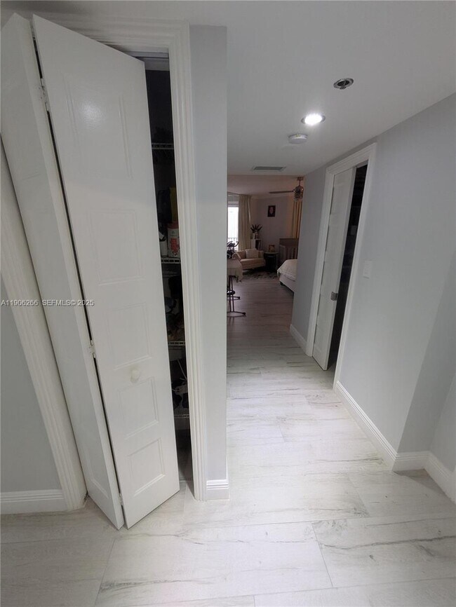 Building Photo - 300 Three Islands Boulevard