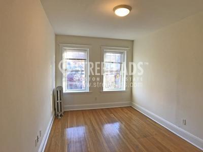 Building Photo - 3 bedroom in Boston MA 02135