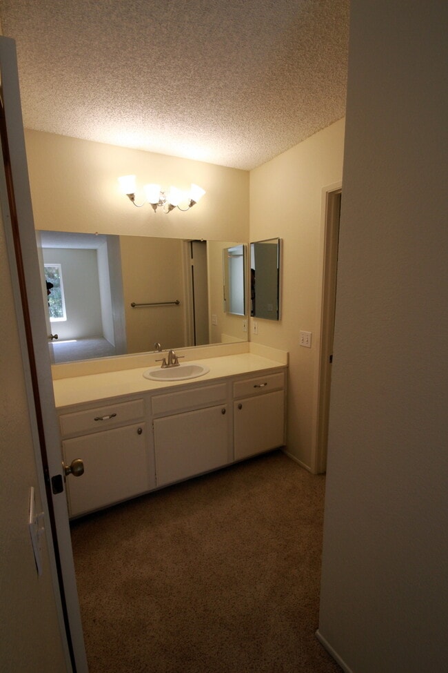 Building Photo - 4075 Rosenda Ct