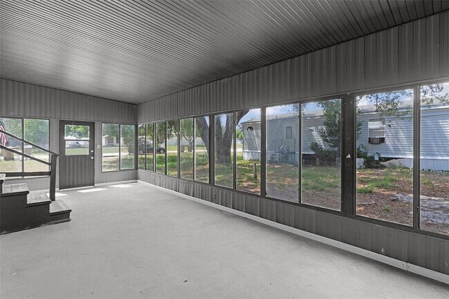 Building Photo - 33514 Luana Ct