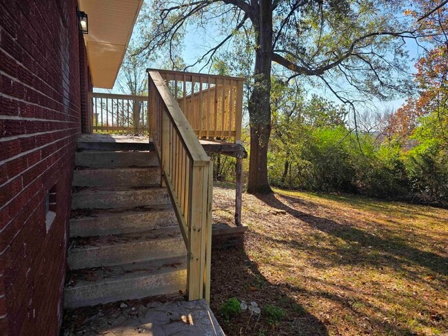 Building Photo - 15 Cliffwood Cir