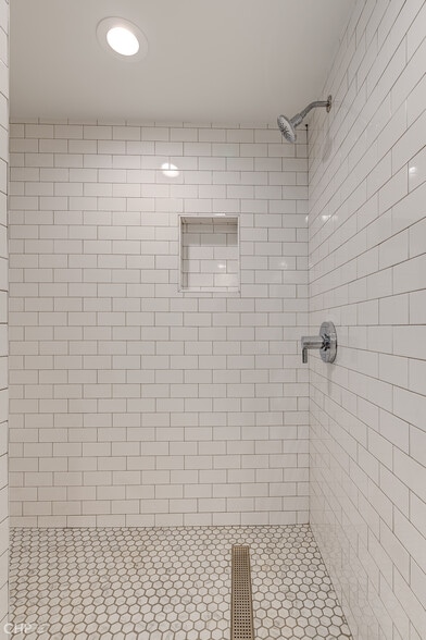 Building Photo - 4113 N Ashland Ave