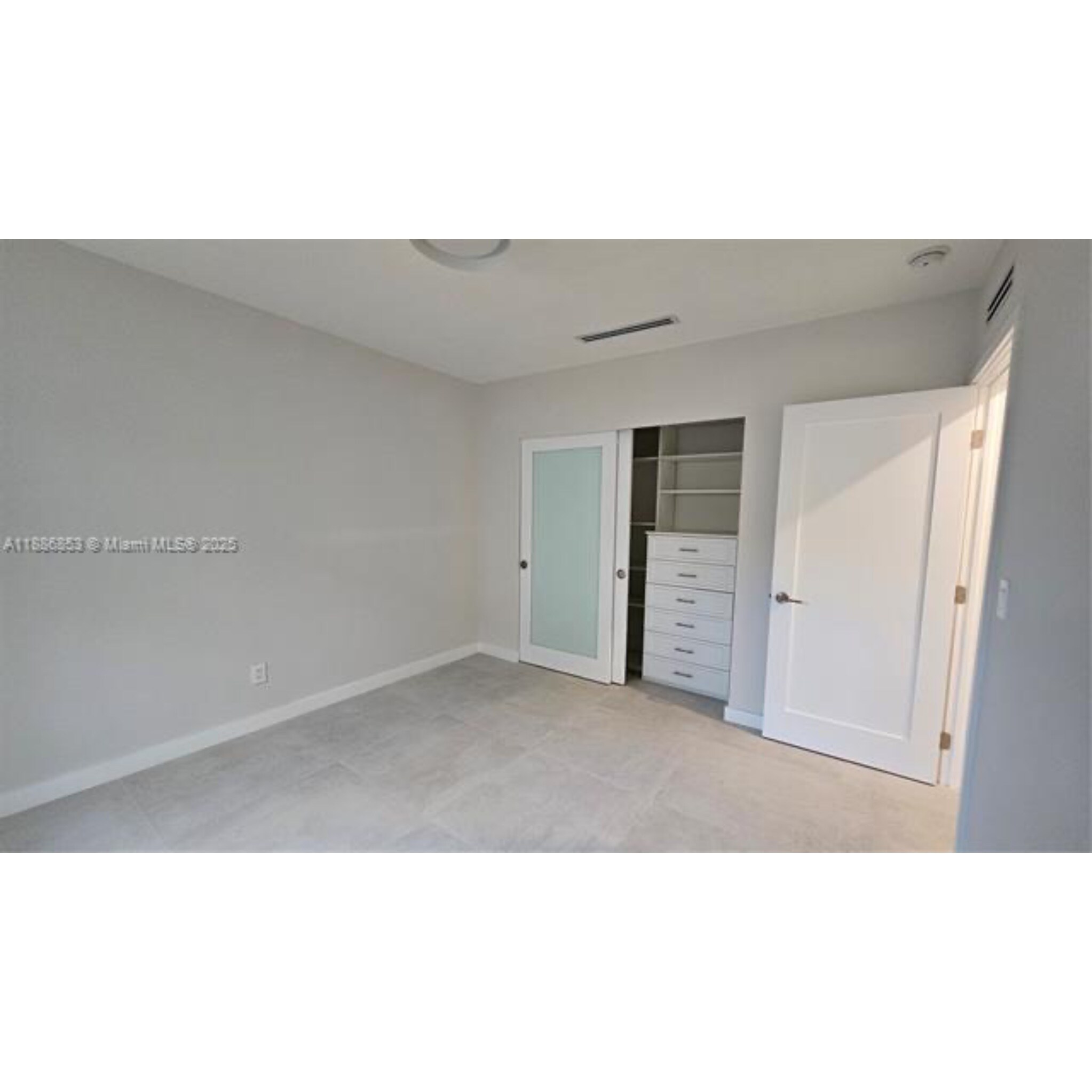 Building Photo - 424 NE 63rd St