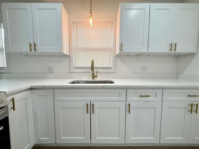 Building Photo - 14916 Langley Ave