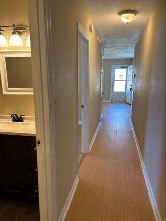 Building Photo - POC817#-LM