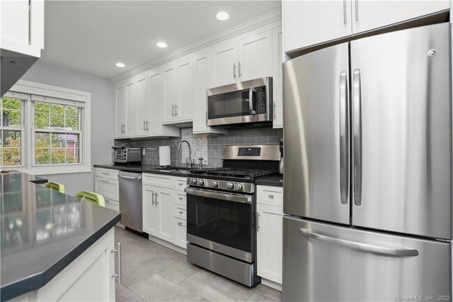 Building Photo - 245 Unquowa Rd