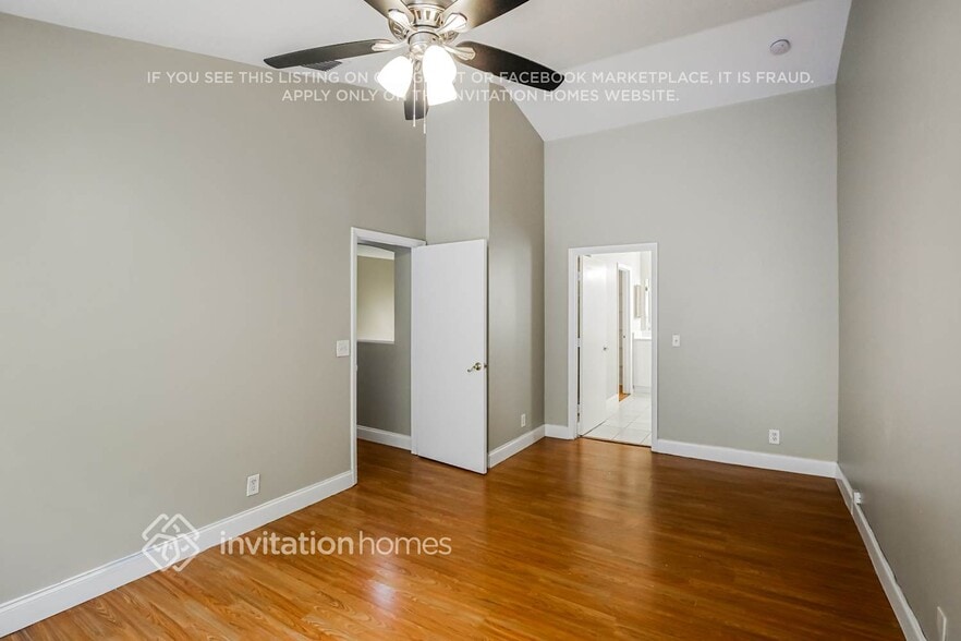 Building Photo - 3939 Jasmine Ln