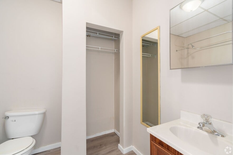 Interior Photo - Karlton Apartments