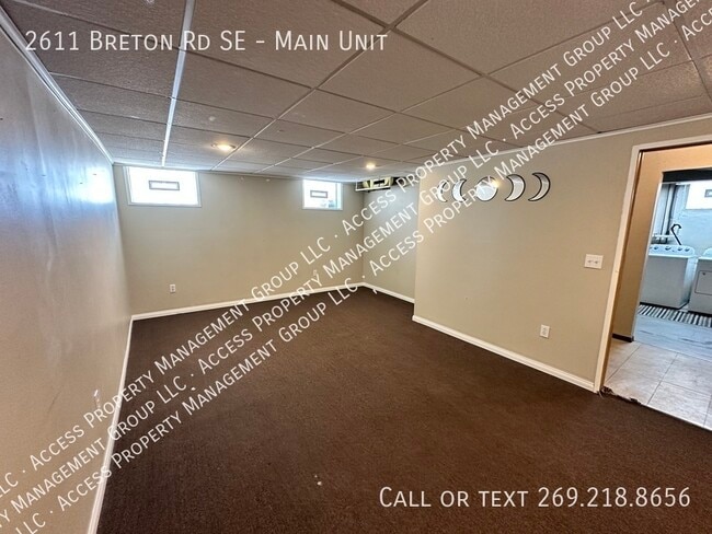 Building Photo - 2611 Breton Rd SE
