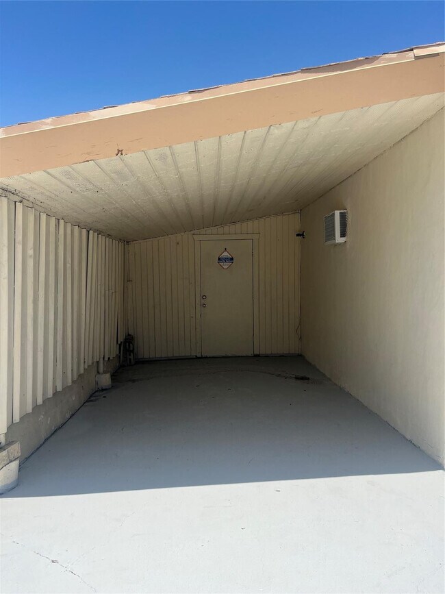 Building Photo - 5641 Sheridan St