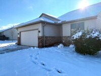 Building Photo - 364 Cottonwood Ln