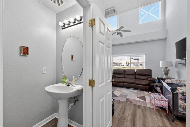 Building Photo - 1202 Cumbrian Lakes Ct