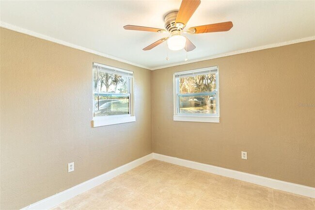 Building Photo - 114 E Northside Dr