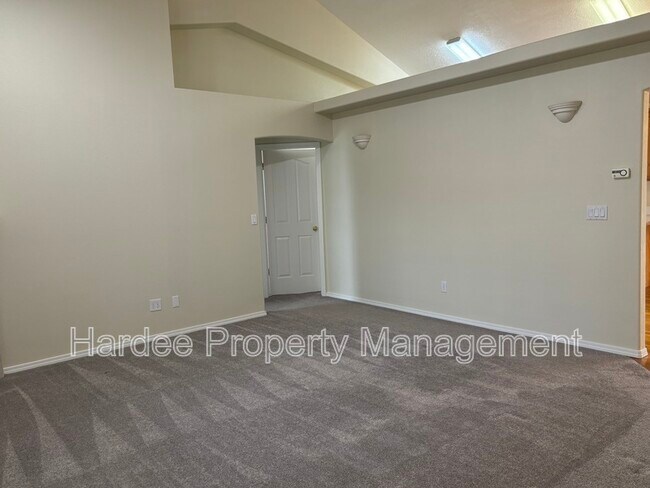 Building Photo - 3313 W Cherry Ln