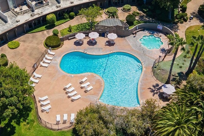 Building Photo - 1BD/1BA Condo in Point Loma Heights w/ Res...