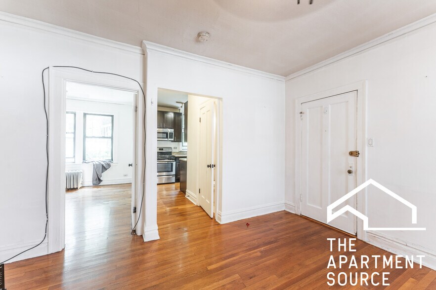 Building Photo - 4723 N Leavitt St