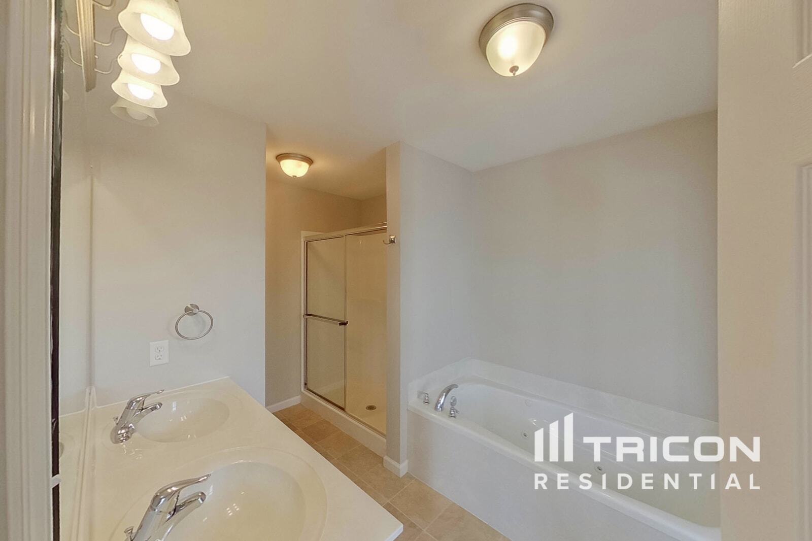 Building Photo - 6024 New Town Dr