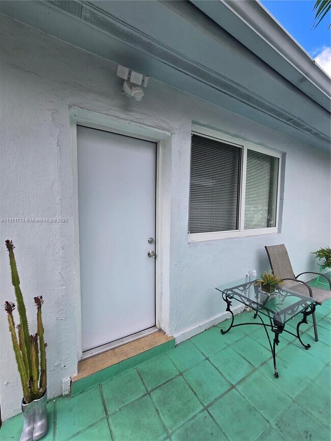 Primary Photo - 445 NW 125th St