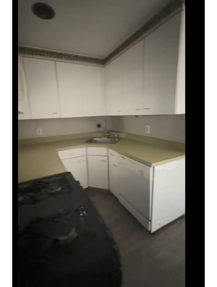 Kitchen - 7504 June St