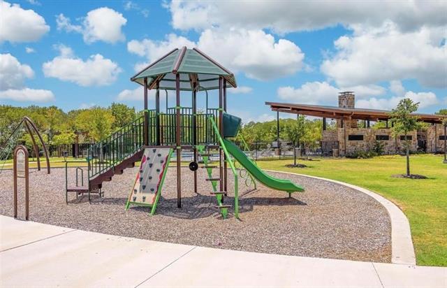 Building Photo - 636 Lazy River Dr