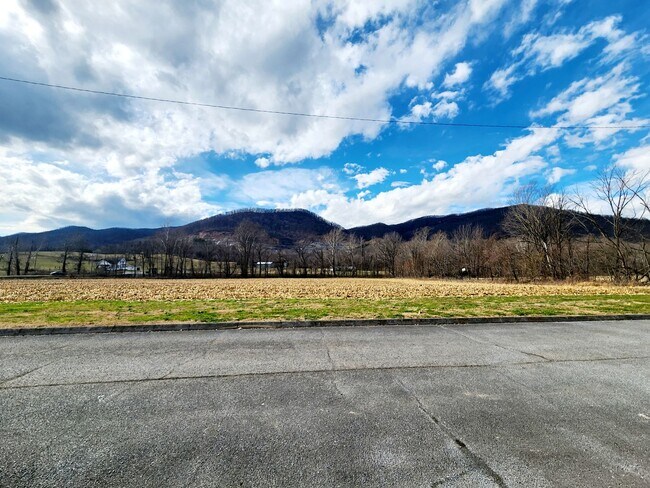 Interior Photo - Marbleton Townhomes