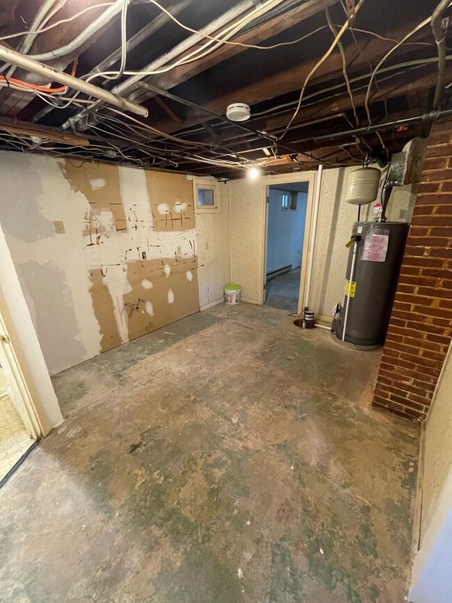 Building Photo - Beautiful 4 Bedroom 1.5 Bath in Marietta !