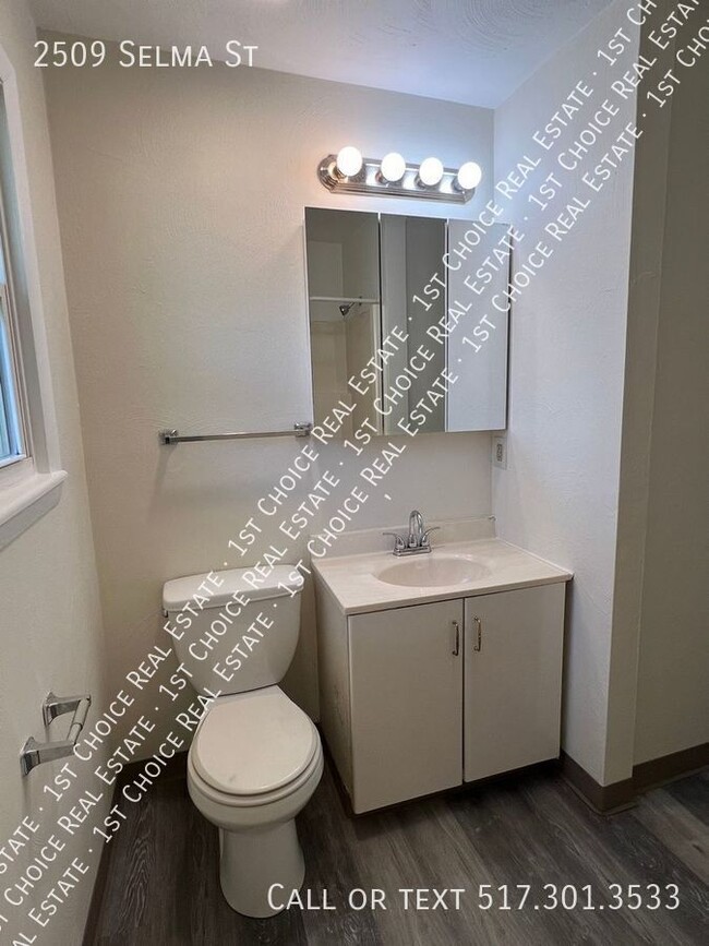 Building Photo - 2509 Selma St