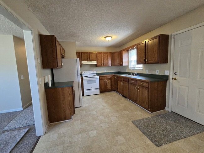 Building Photo - 1007 Walnut Dr