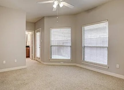 Building Photo - 3811 Center Plaza Dr