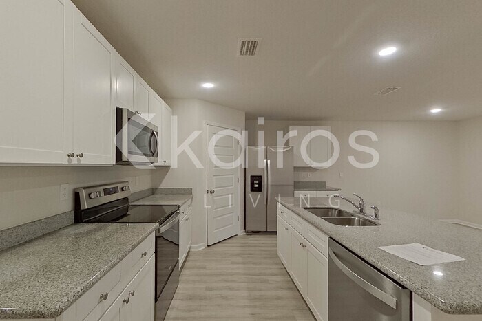 Building Photo - 408 Monarch Ln