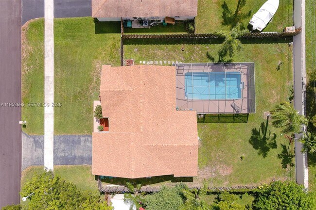 Building Photo - 11909 SW 48th Ct