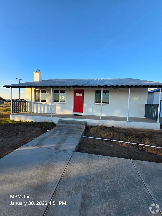 Building Photo - Newly remodeled 2 bedroom 1 bath on acreag...