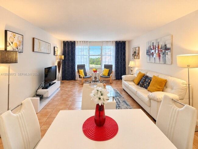 Building Photo - 5161 Collins Ave