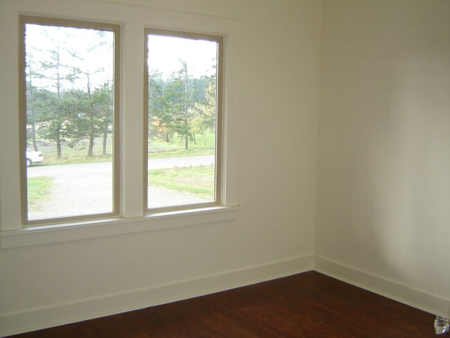 Building Photo - ***PENDING APPLICATION***Cabin in the woods on 4+ Acres.