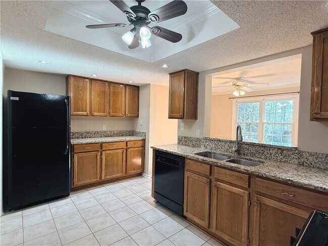 Building Photo - 7024 Somerset Cir