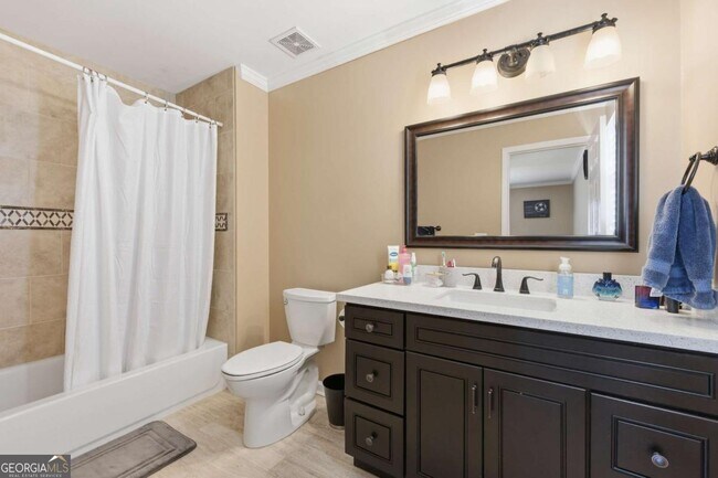 Building Photo - 200 Azalea Cove Ln