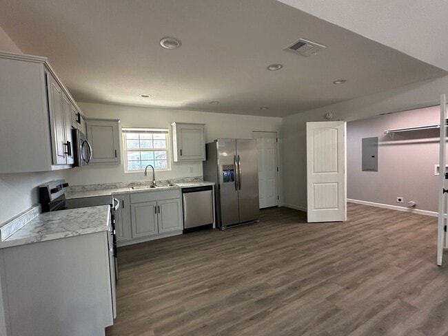 Building Photo - 3 Bed 2 Bath New Construction Home