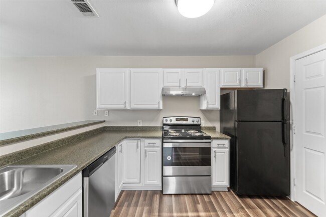 Building Photo - 44426 US-290 BUS