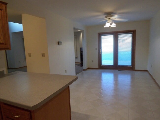 Building Photo - 6067 Cottontail Trail