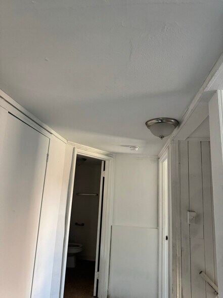 Building Photo - 498 Ibex St