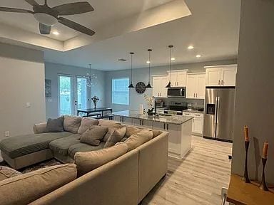Building Photo - BRAND NEW HOME 2022 - All new appliances! Home is fully furnished!