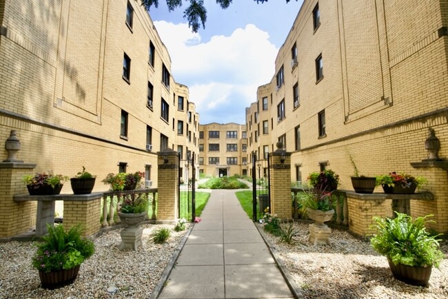 Greenview Village Official Site | Manchester, NH Apartments - Greenview Penthouse Apartments