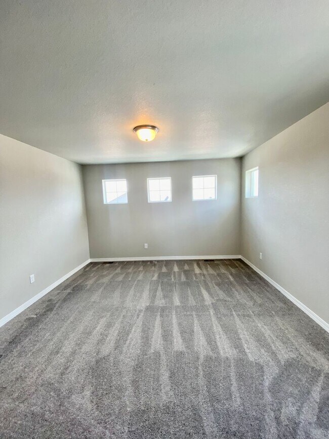 Building Photo - 3 Bedroom SFR in 80938 Near Peterson SFB