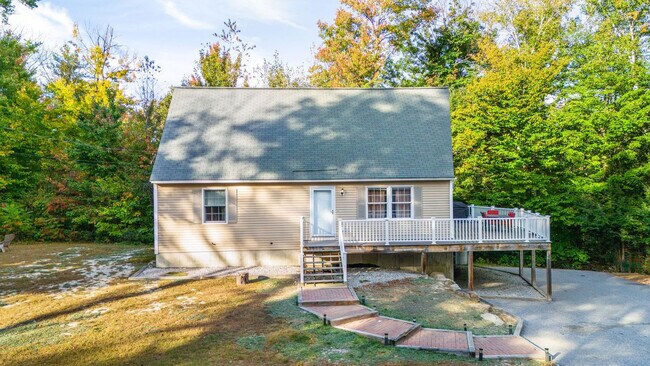 Building Photo - 291 Ash St