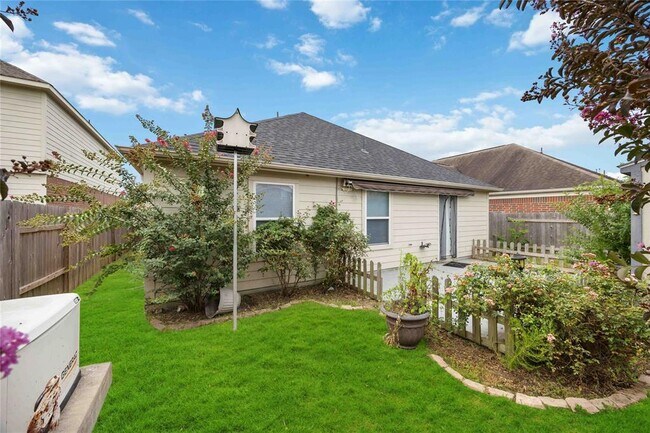 Building Photo - 29319 Alba Rose Dr