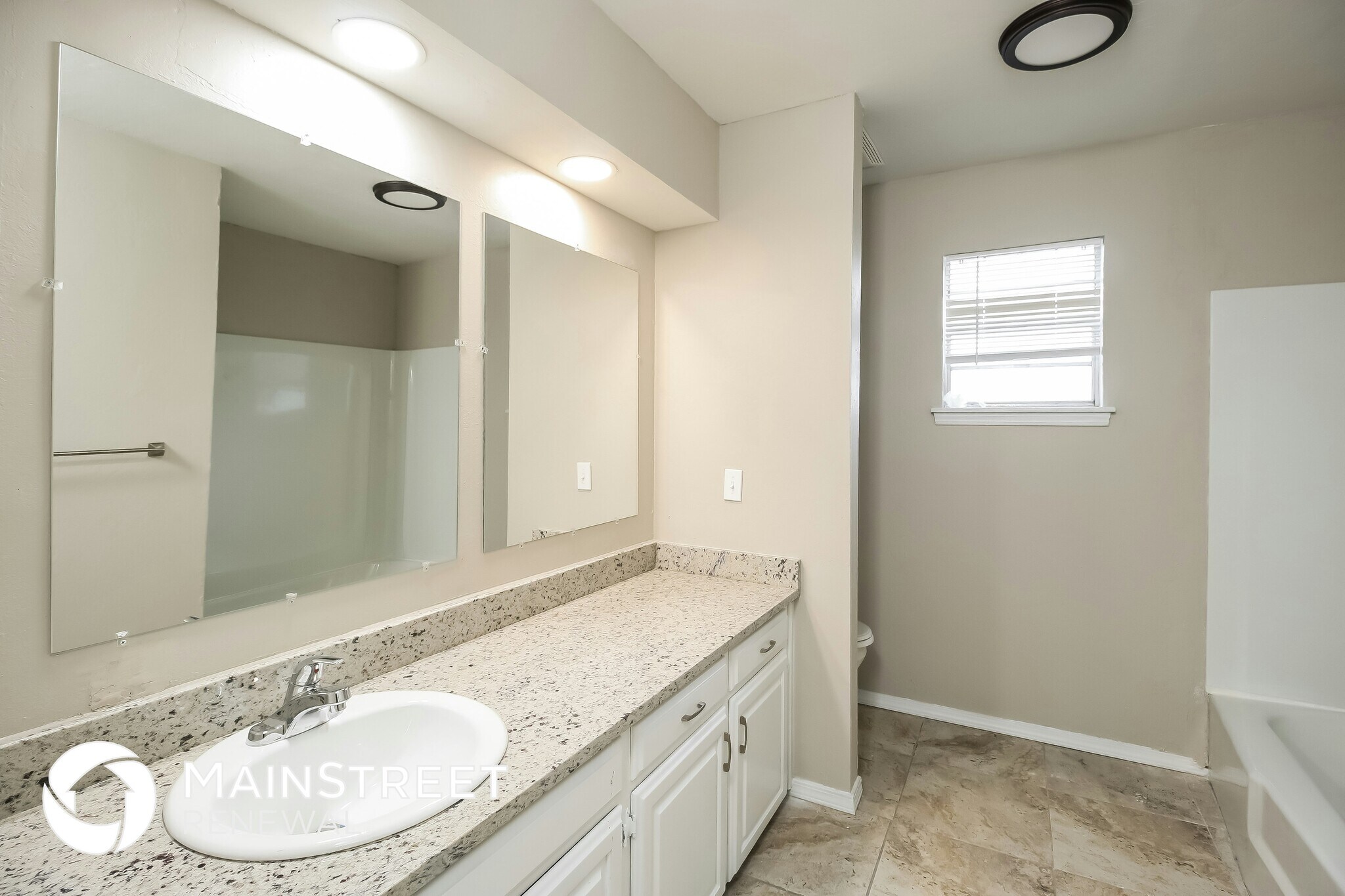 Building Photo - 1921 N Ann Arbor Ave