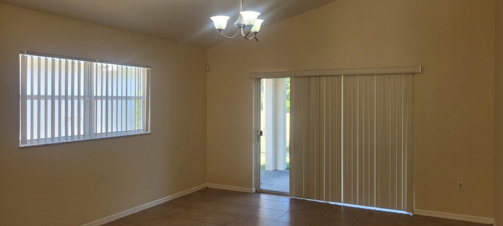 Building Photo - 14630 Lady Victoria Blvd