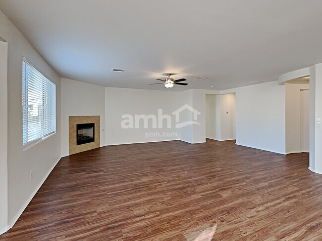 Building Photo - 12659 N Maize Dr